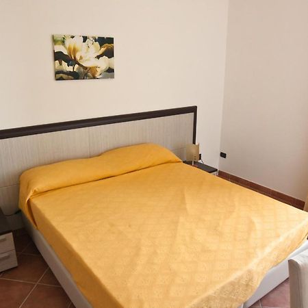 Appartamento I Tre Pini Pollica Esterno foto