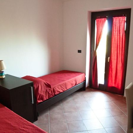 Appartamento I Tre Pini Pollica Esterno foto